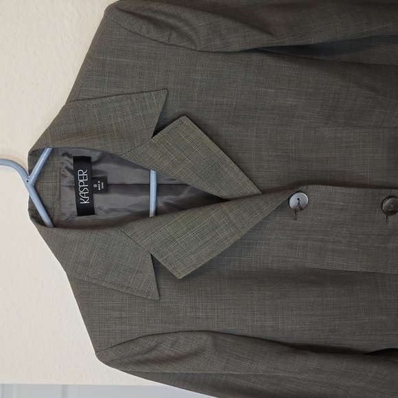 Kasper 3 buttons blazer jacket Gray size 8. - Picture 6 of 6